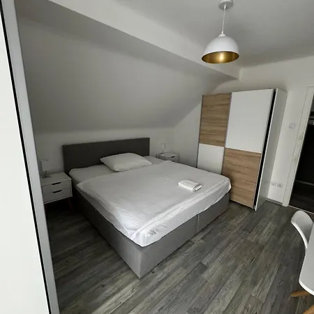 Vlora 2-naturblick شقة *